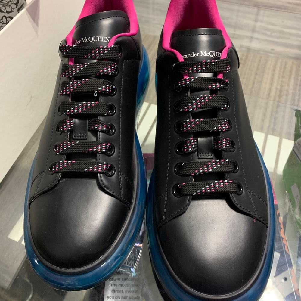 Alexander McQueens Size 12